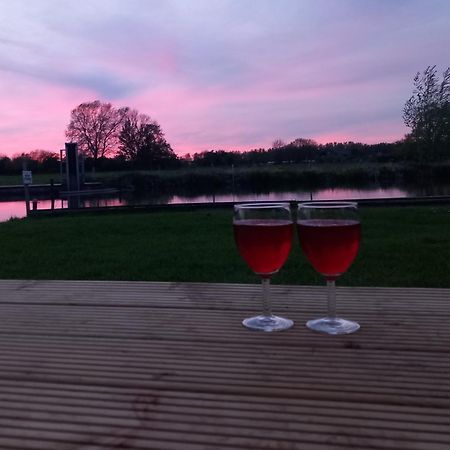 Safari Lodge 'Linge-Zicht' Тил Екстериор снимка