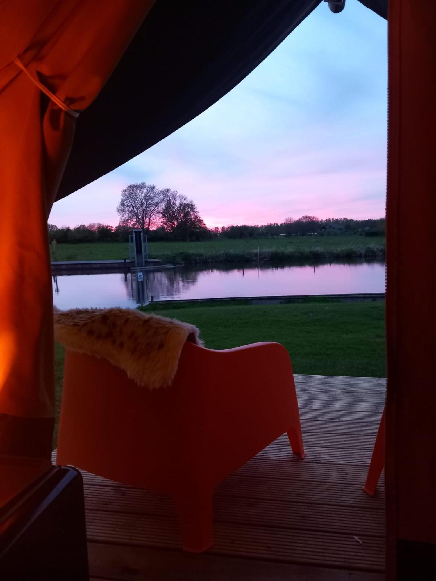 Safari Lodge 'Linge-Zicht' Тил Екстериор снимка