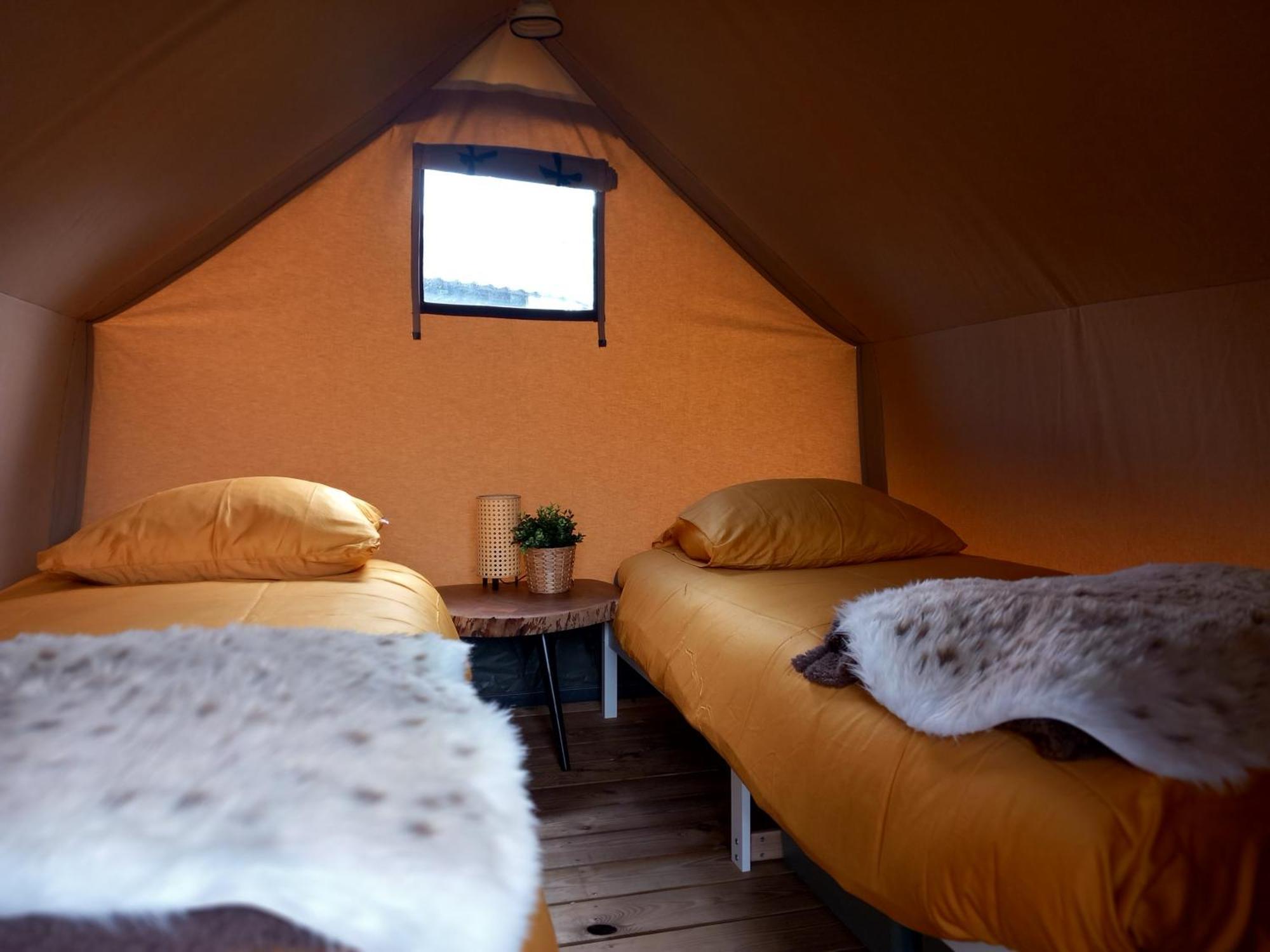 Safari Lodge 'Linge-Zicht' Тил Екстериор снимка